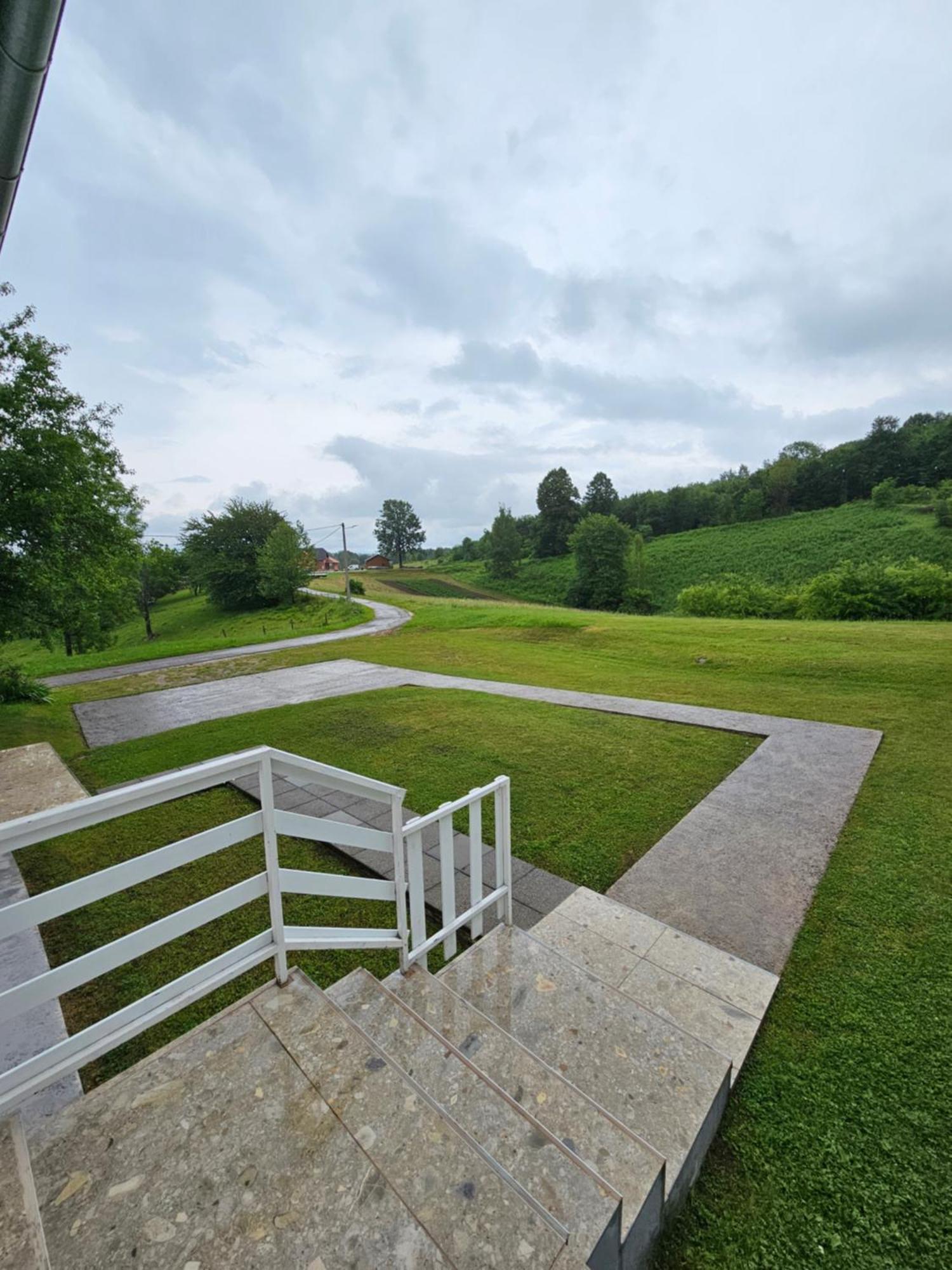 Apartman Mile - Holiday House Smoljanac Kültér fotó