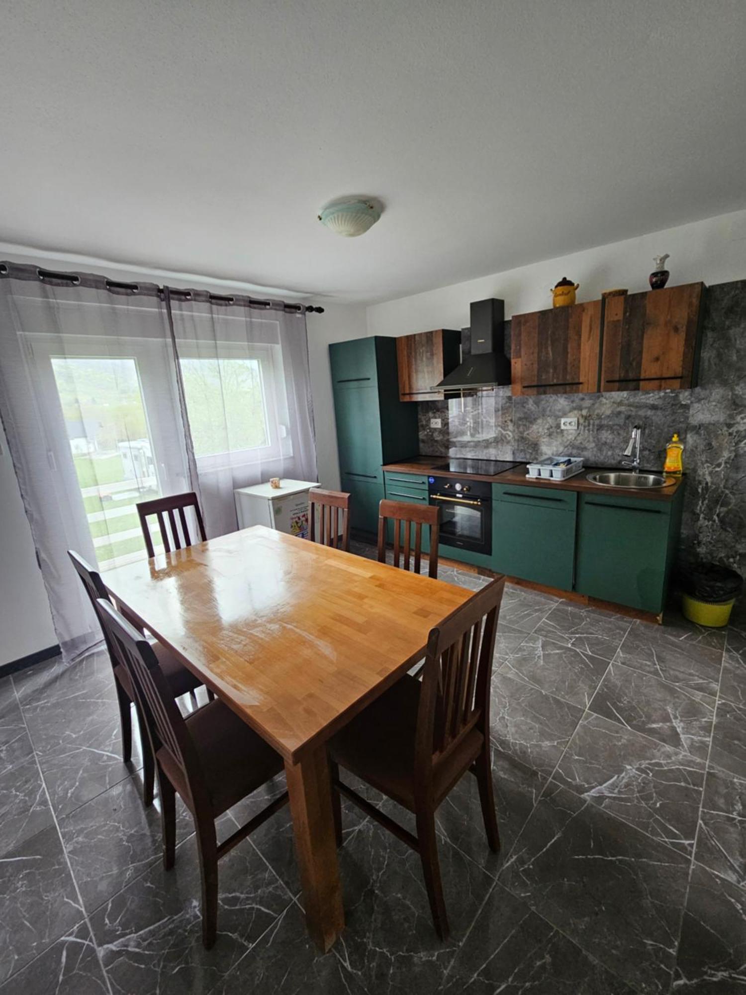 Apartman Mile - Holiday House Smoljanac Kültér fotó